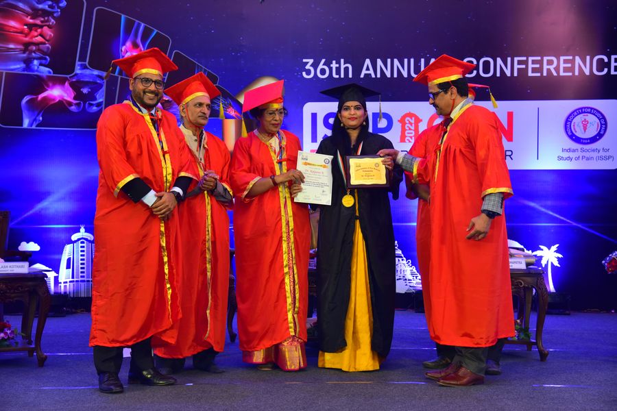 Dr. Kalpana K being conferred the FIAPM fellowship at the 36th ISSP National Conference